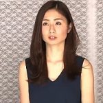 清楚な人妻が100万円かけて潮吹き我慢！高速マシンバイブに耐えられず大洪水！前田可奈子