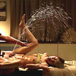 媚薬オイルで大量の噴水ハメ潮吹き痙攣を繰り返す美人妻！水澤まお