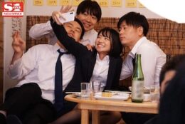 小柄で細身の新人OLが絶倫部長に太いチンポで一晩中抱かれビクビク痙攣しまくりで寝取られ堕ち！伊賀まこ