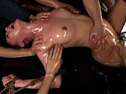 電動ドリルバイブの凄まじい快楽責めで強制的にメス堕ちさせられる女達！