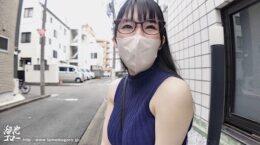 細身で地味なメガネ人妻が巨根3PハードSEXでハメ潮吹き痙攣連発のマジイキ！奥乃美加奈