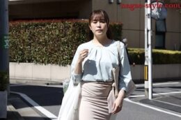豊満の爆乳熟女が息子の同級生達の4P陵辱で意に反して大量ハメ潮吹き痙攣を連発！広瀬結香